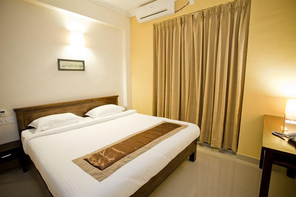 Treehouse Blue Hotel & Serviced Apartments Majorda Exterior photo