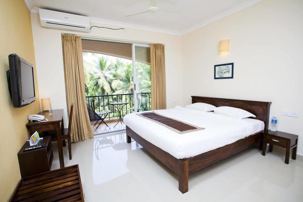 Treehouse Blue Hotel & Serviced Apartments Majorda Exterior photo